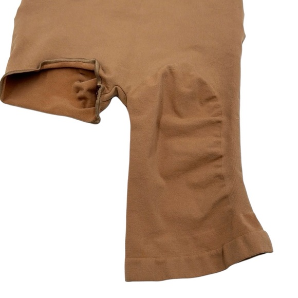 Skims Seamless Sculpt Solution Short Right Leg Exposed Size 4XL / 5XL - Picture 5 of 16